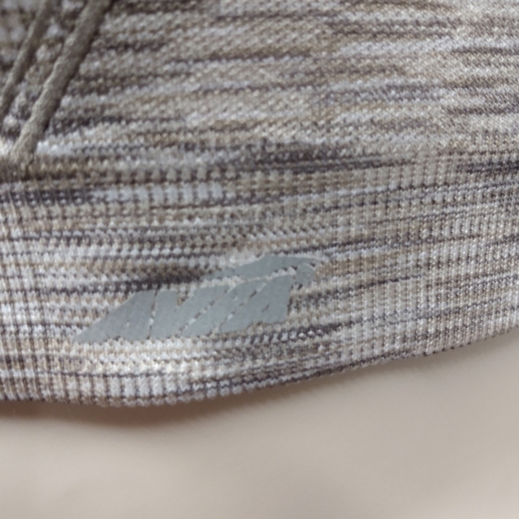 Avia Racer back Sports Bra, M, Tan, front zipper, pre-owned - Picture 6 of 6